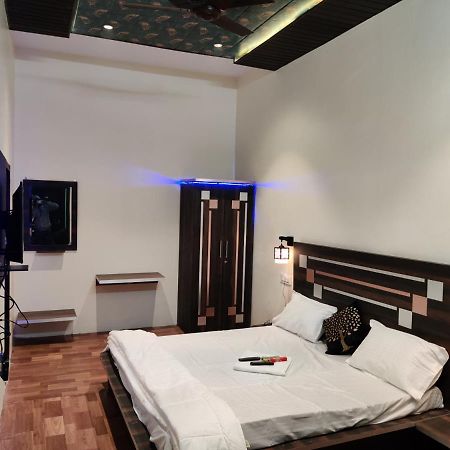 Keshav Hotel Farrukhabad Екстериор снимка