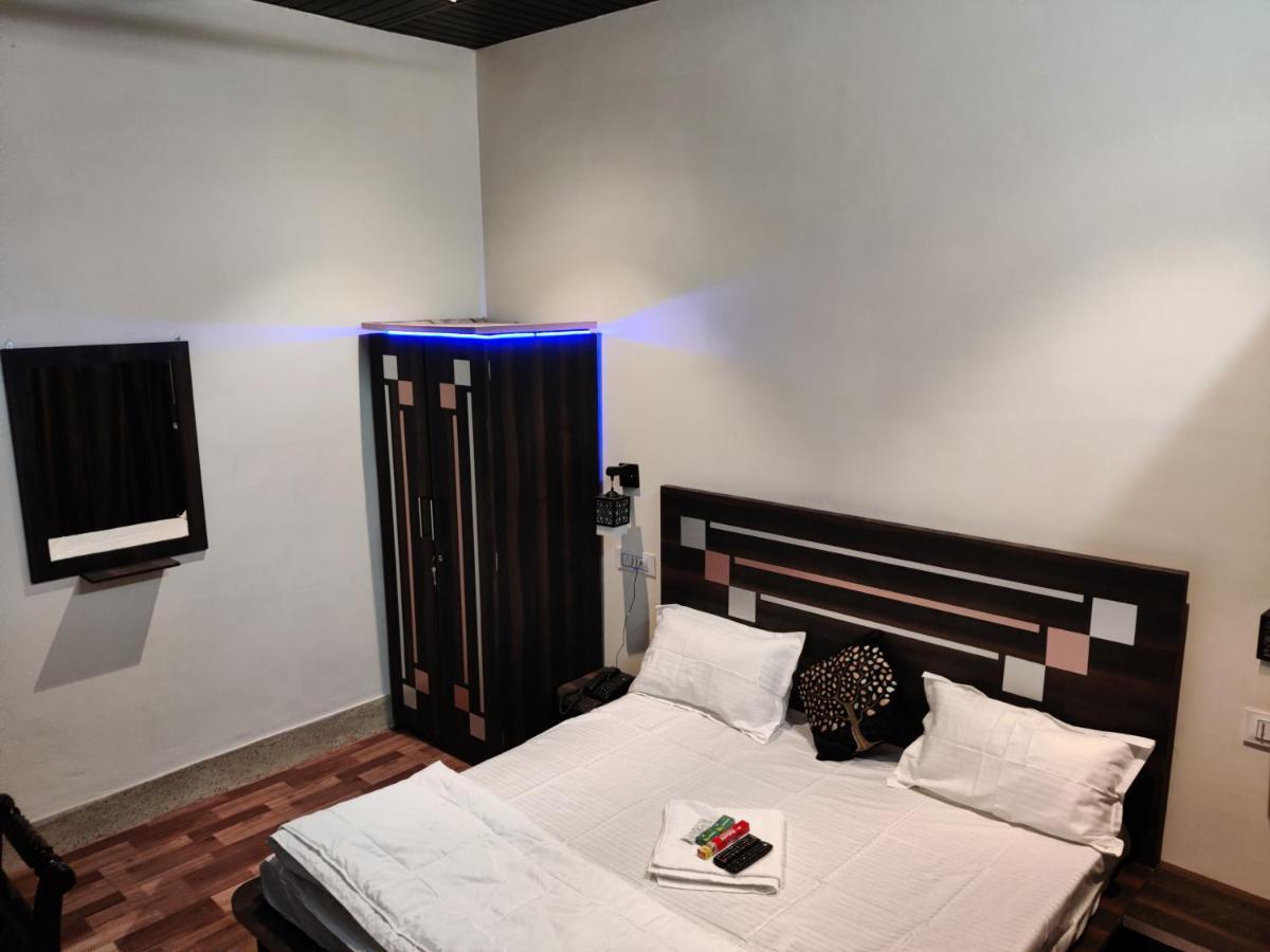 Keshav Hotel Farrukhabad Екстериор снимка
