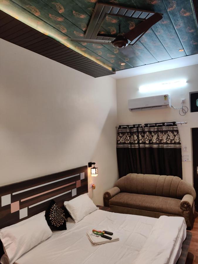 Keshav Hotel Farrukhabad Екстериор снимка